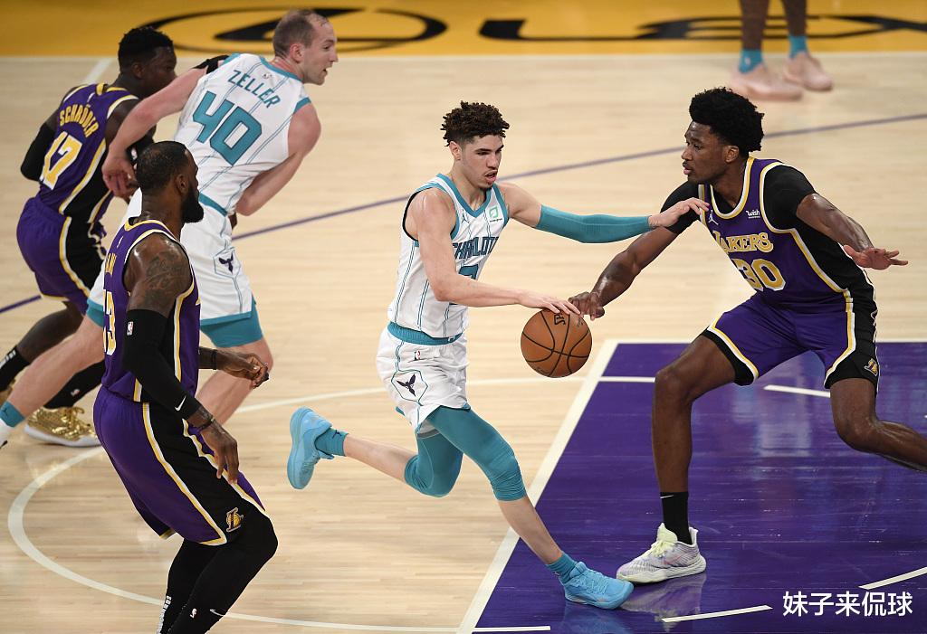 湖人队|再见詹姆斯！再见湖人！队史第一人正式留队，三巨头梦想破灭了