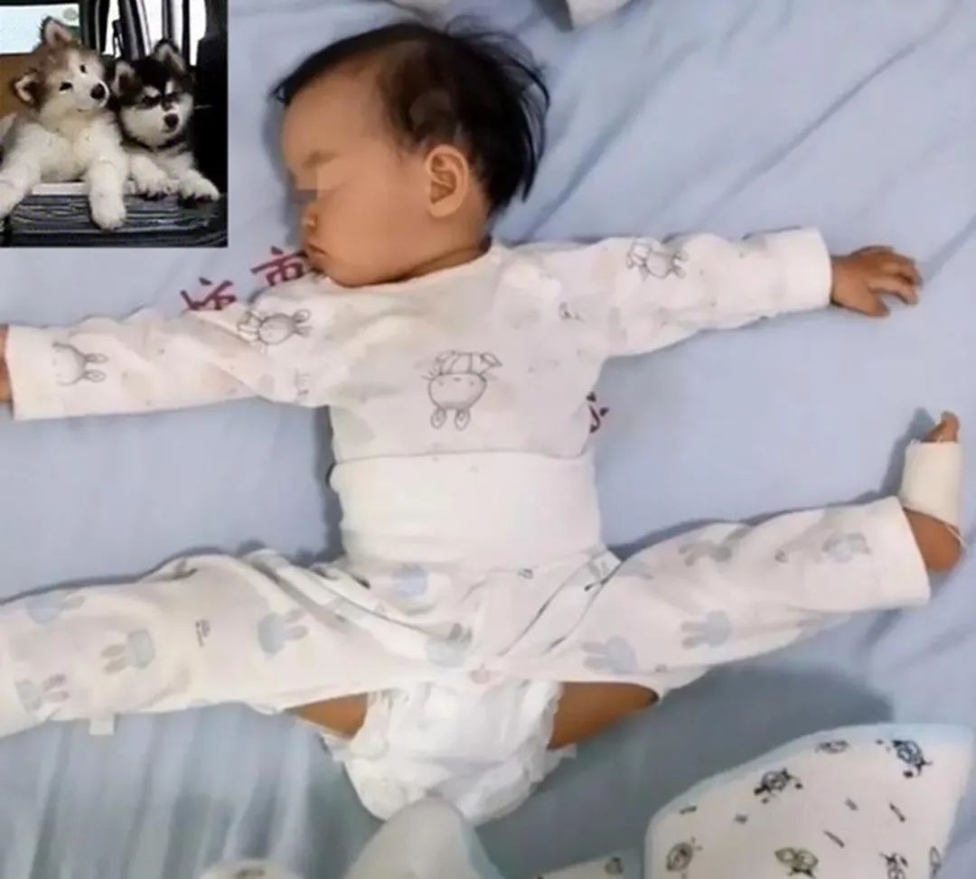 饭饭妈妈育儿|宝宝睡姿“暗藏玄机”,三种睡姿优劣势分析,看看你家娃是哪种?