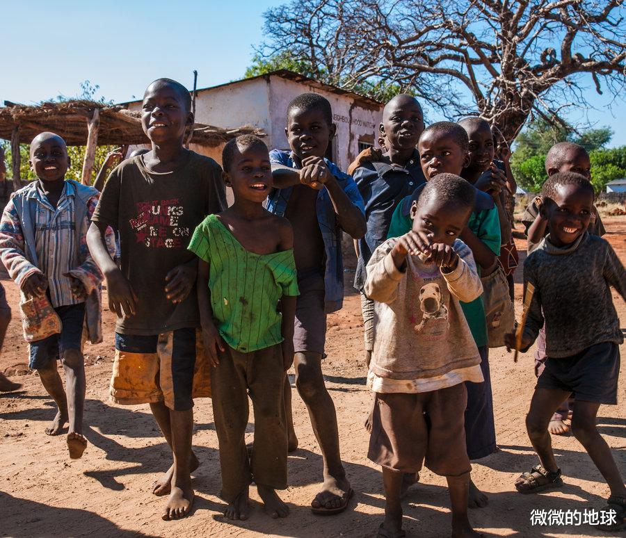 监护权 出生于非洲哪一个国家,你觉得会更幸运一点儿?