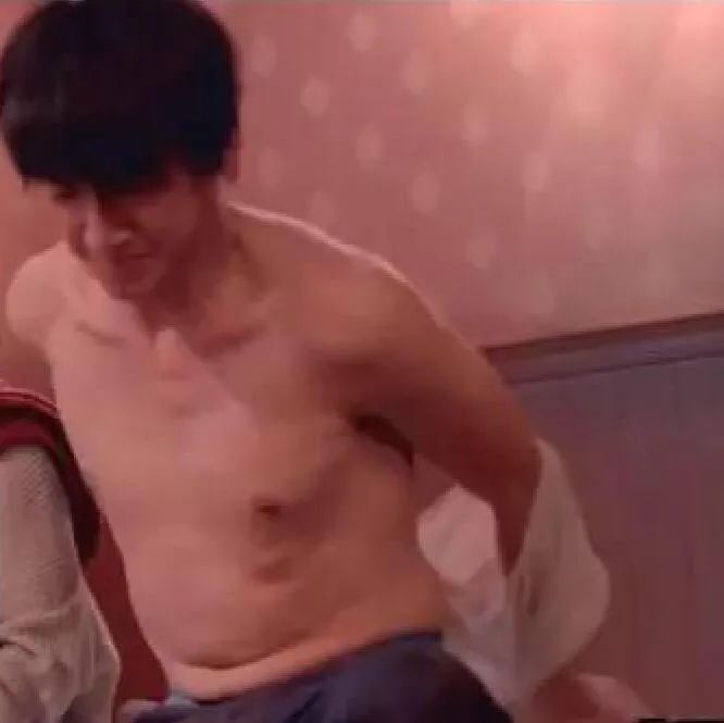 张柏芝|?张柏芝肚大如球被围观，网友纷纷猜测：她第8次怀孕吗这是？