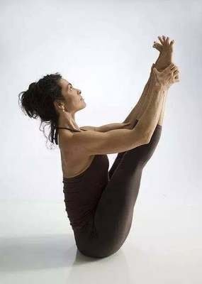 李垚垚 你的“核心”够好吗？ 敢不敢用瑜伽“船式”检测一下？