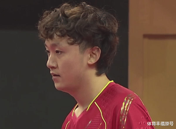 马龙|马龙连扳三局完成大逆转，许昕4: 0轻松晋级，世界第一3: 0终结悬念
