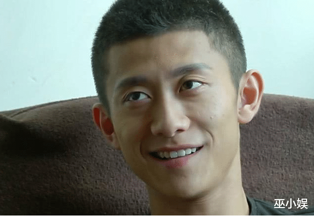 鹿晗|网传鹿晗关晓彤已分手？关晓彤搭上张一山，两人逛街被拍？