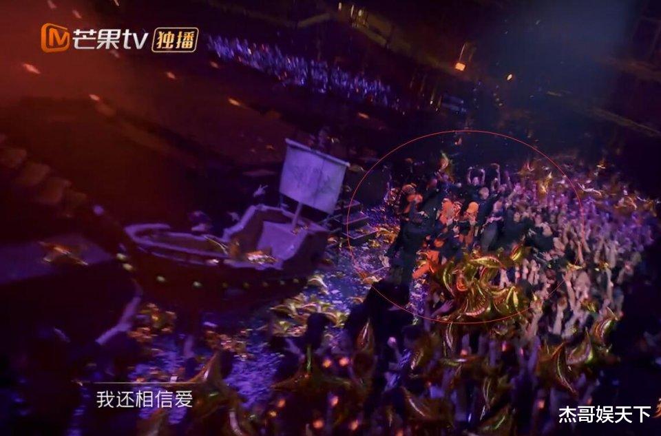 吴镇宇|同样是跳舞翻车，凭啥吴镇宇比周晓鸥票数低，区别对待？还真不是