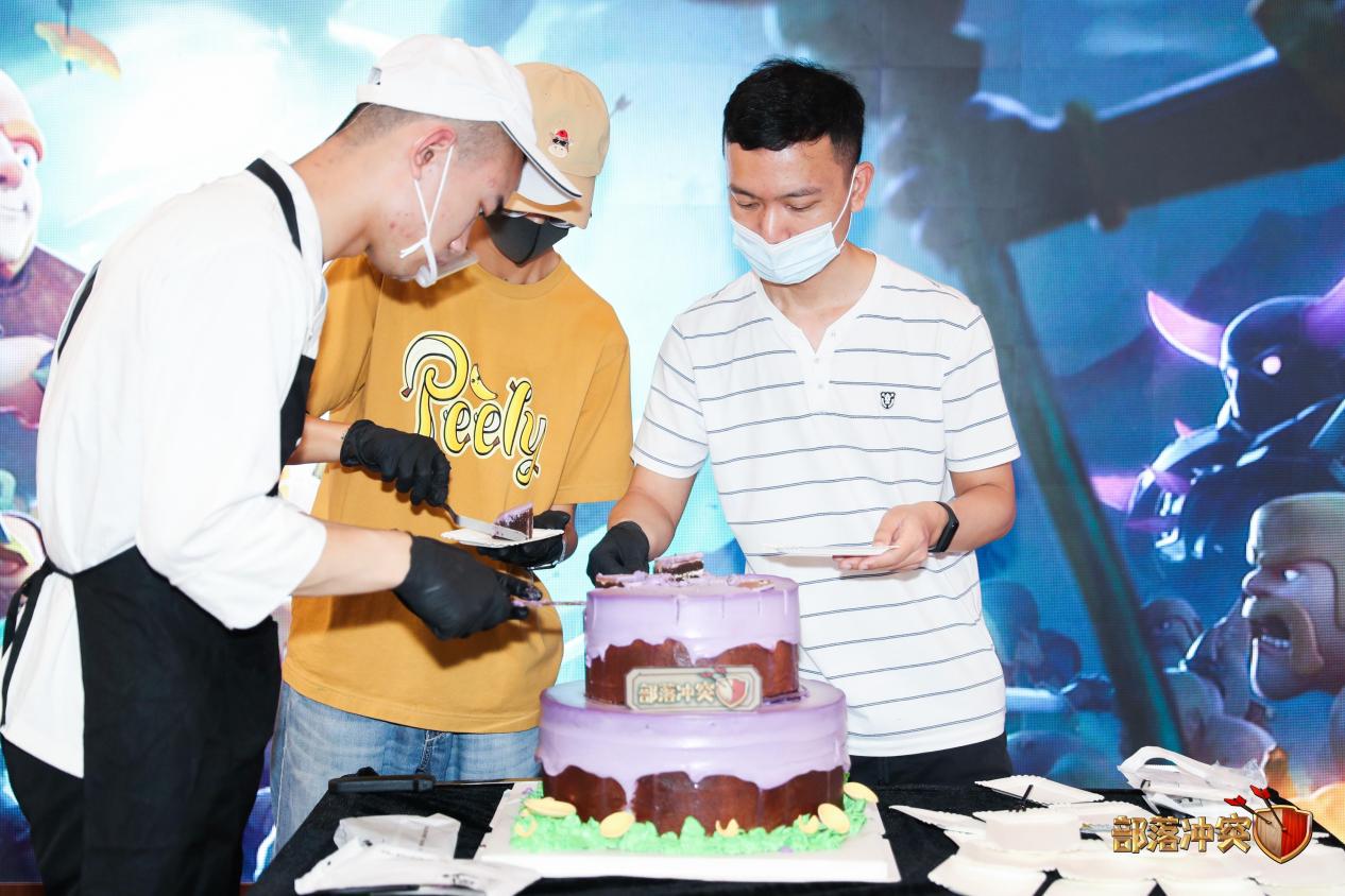电竞游戏爱好者|部落冲突9周年生日会圆满结束 因爱聚首携手并进