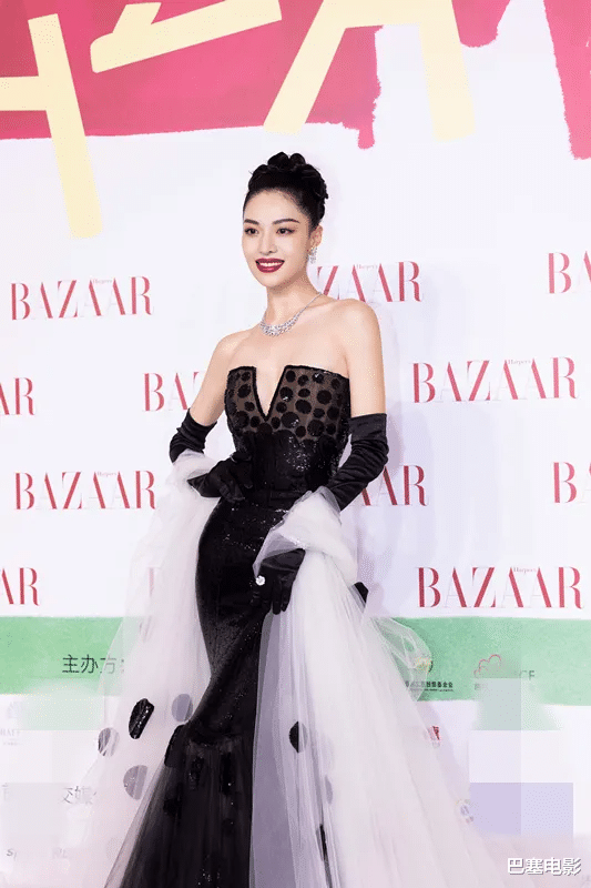 杨幂|芭莎红毯：宋茜好惊喜、杨颖这次没得说，周笔畅和杨幂穿了个啥？