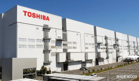 机床 国产七轴五联动机床问世！高端机床再获突破，日本垄断梦因此破碎