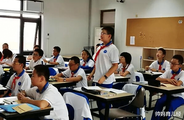 发型|学校公开学生不良发型，一股浓浓的“杀马特”风，网友说没眼看