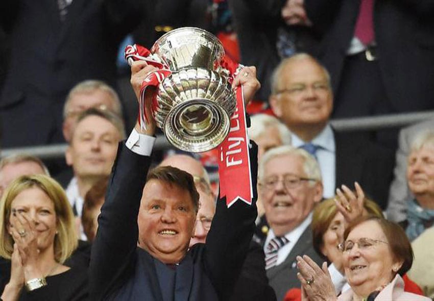 曼联|索帅炮轰穆帅范加尔:为了名声带曼联夺冠,导致我面对艰巨的重建