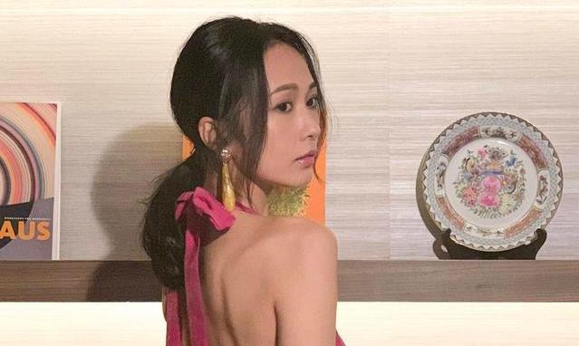 王浩信|“少女黎姿”汤怡：出道15年不温不火，如今片场拍戏被虐打到休克