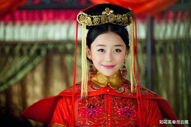 整容|马甲线女王整容变脸，鼻子翘上天，网友：不要靠近整容，会变不幸