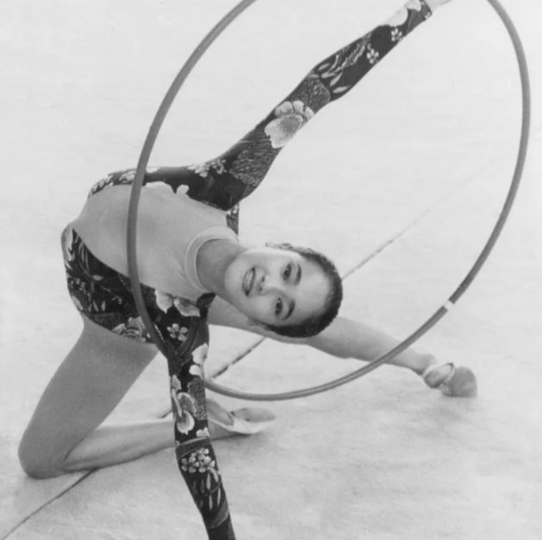 左小青|左小青：带着爱嫁大20岁老公，终究没走到最后，让女儿受到伤害