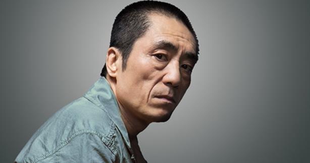 张艺谋|张艺谋成名后抛弃20年初恋，迷恋女神巩俐，最后娶小30岁娇妻