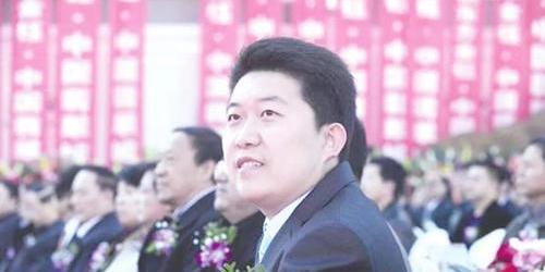 翡翠|又一“首富”跌落神坛，靠“赌石”发家，手握84亿玉石，难偿债务