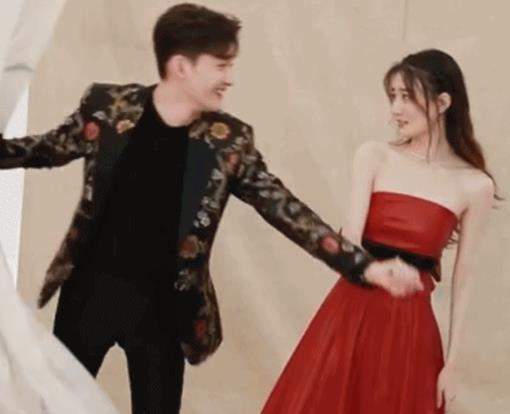 曾黎|娱乐圈再爆新瓜!张翰首度晒出结婚证,网友:原来一直都是她