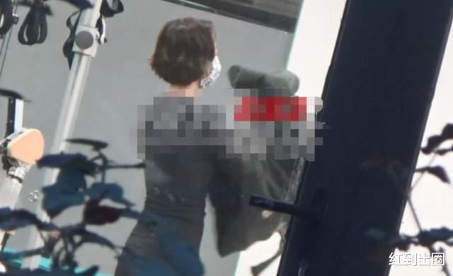 王珞丹|37岁王珞丹私下练普拉提被拍，穿健身衣显完美曲线，姿态曼妙撩人