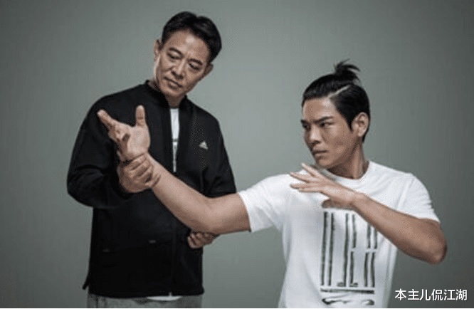 向华强|2个老婆3个孩子，晋级爷爷的向华强，为什么72岁才抱孙？