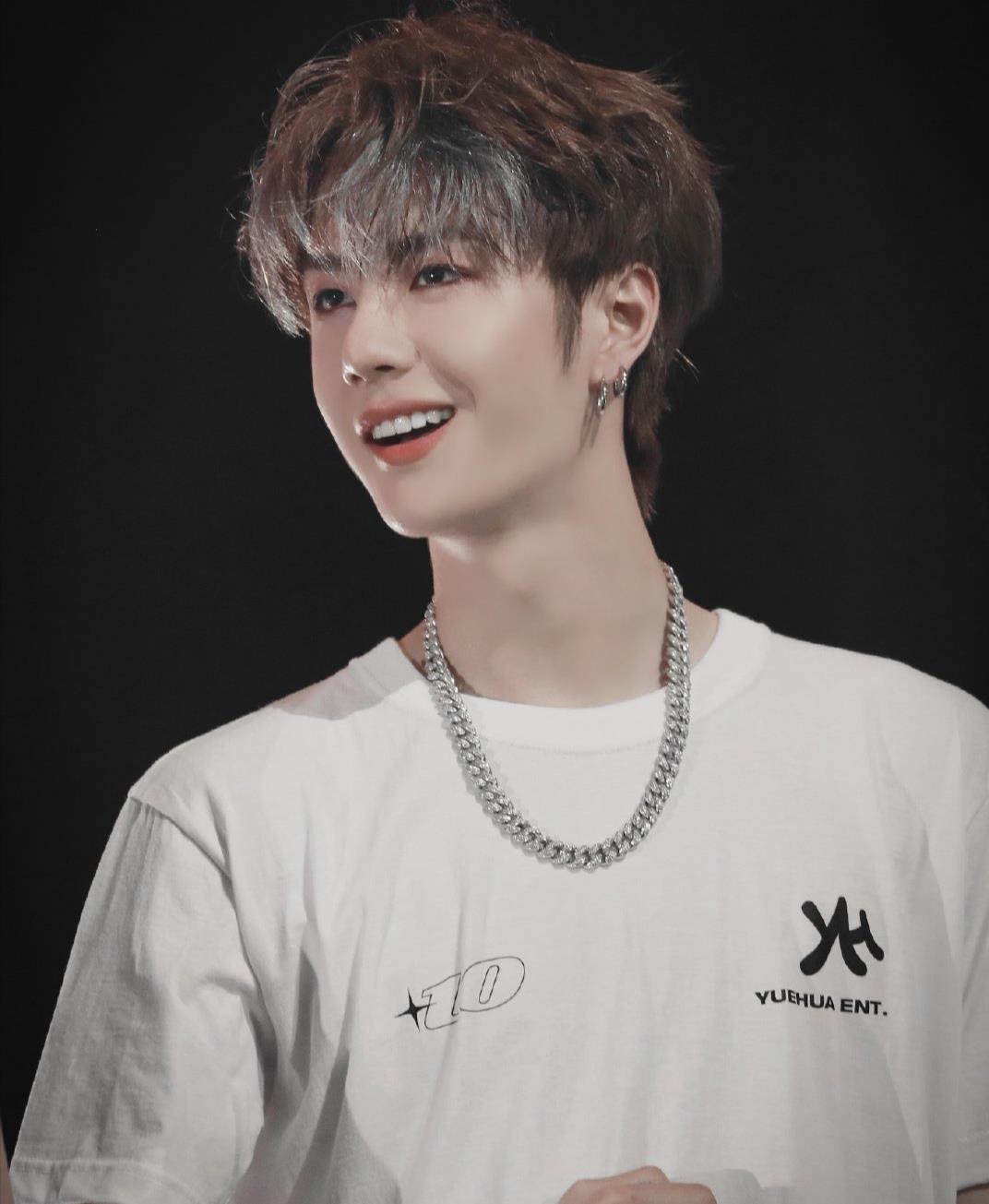 王一博|怎能不服?王一博生图再上热搜,从全网嘲讽到永远的神,只用了5天