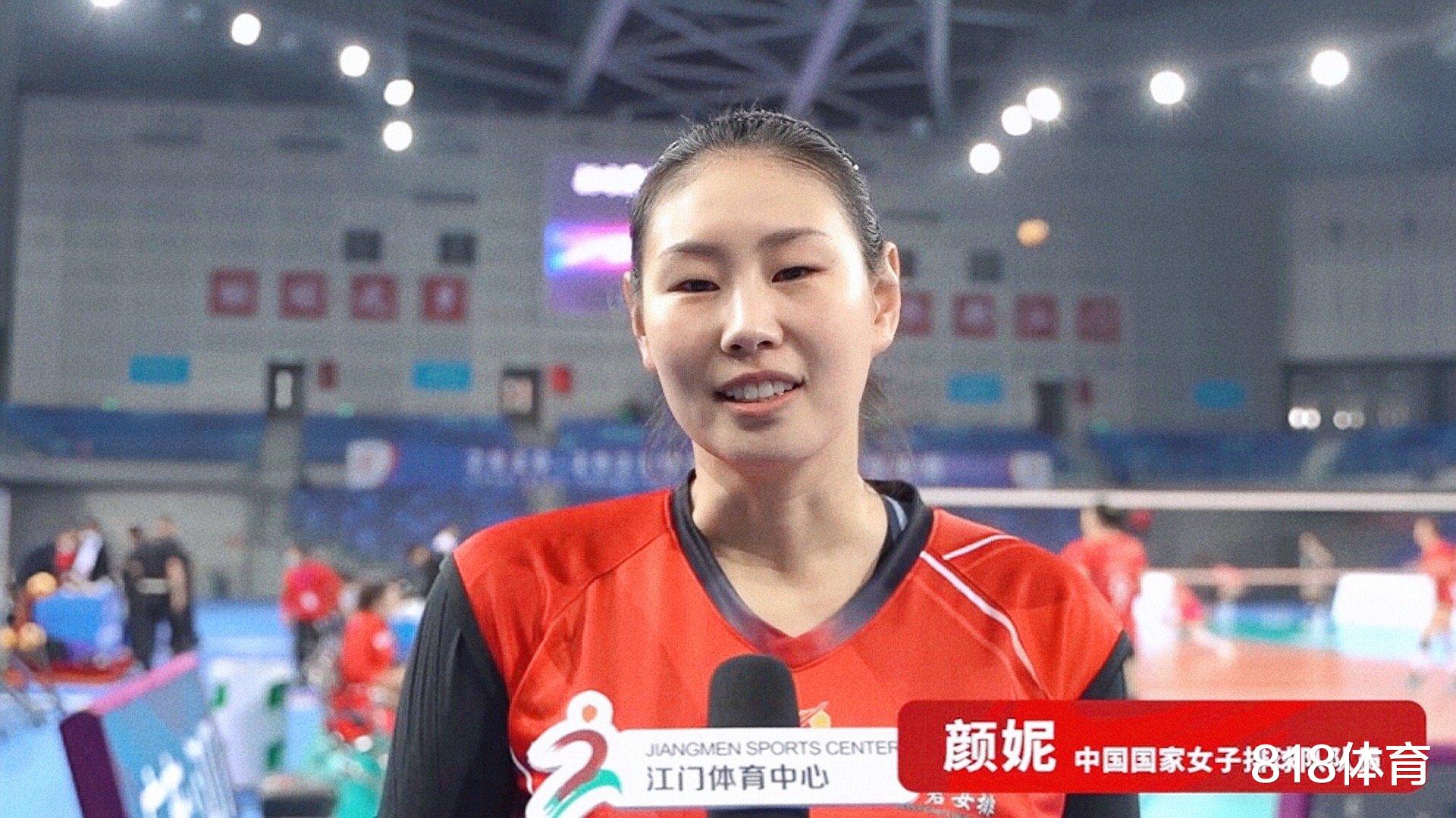 颜妮|泪目! 女排北长城颜妮6个半小时手术报平安, 修复右肩成功打上8颗钢钉