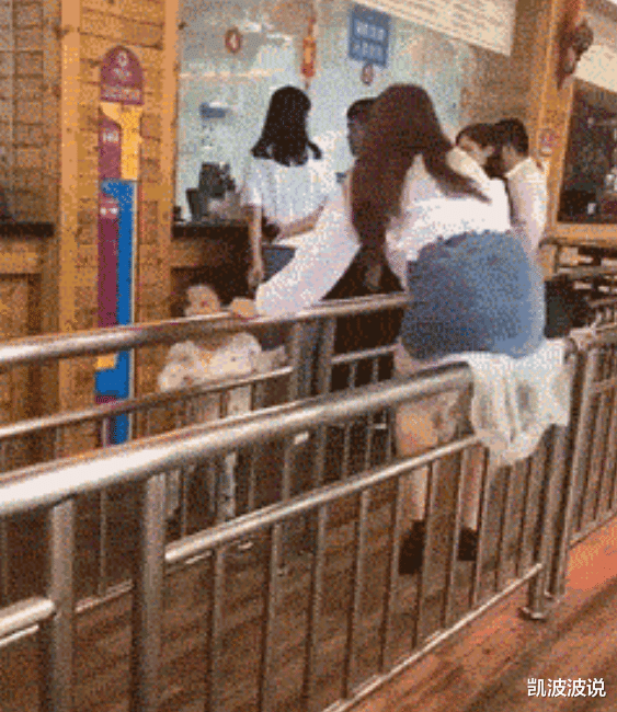 自拍|女朋友说开车出去逛街呢，还发来一张自拍照？我就觉得这个眼镜搭配的很不好