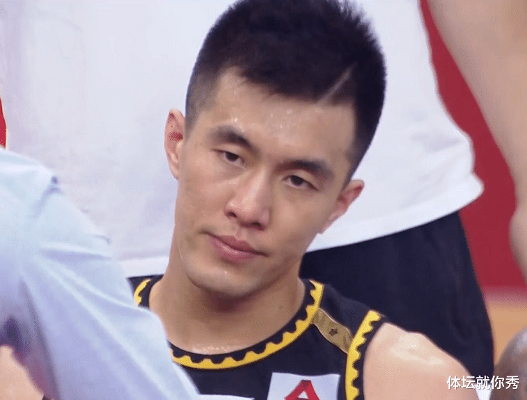 广东男篮|11冠王！广东2-1辽宁，65次犯规+72次罚球真惨烈，郭艾伦直接离场