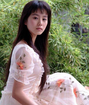 春晚|有种“基因”叫刘诗诗，原以为她够美了，看到她的妈妈后：差远了