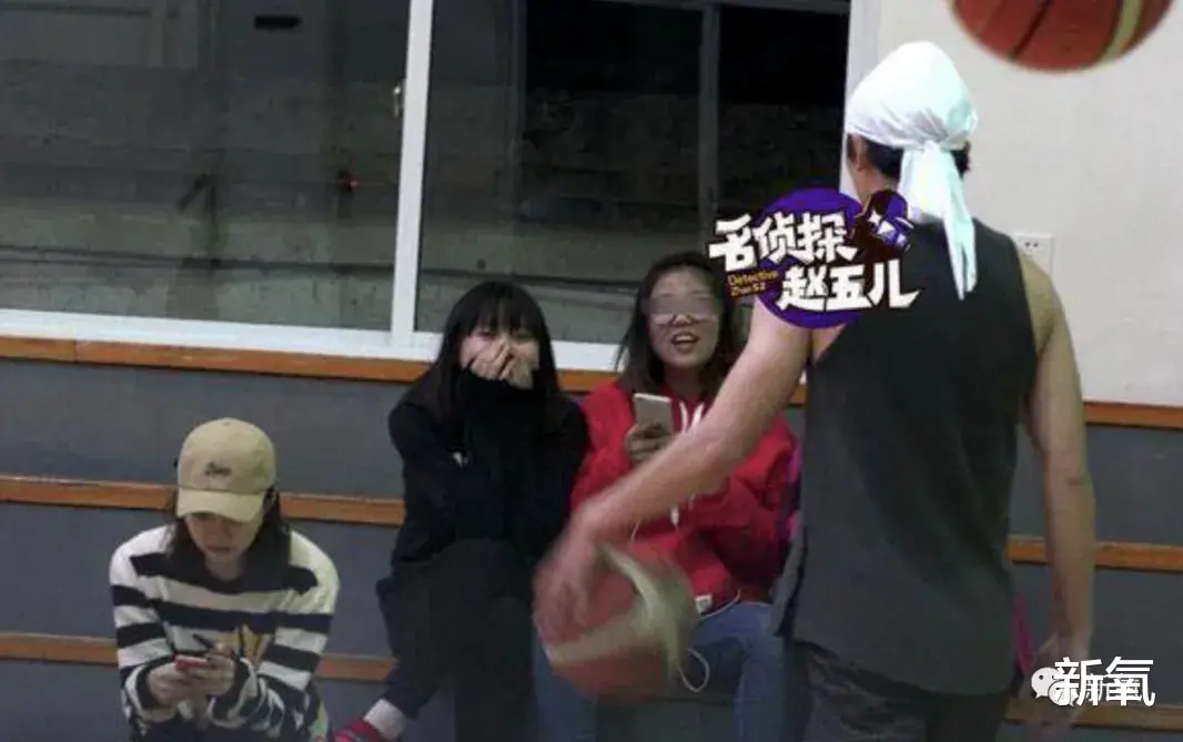 张哲瀚|刚成顶流就被爆女友，脱粉回踩疯狂爆料，但女友也太好看了吧！