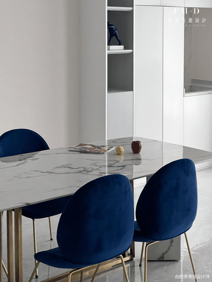 餐桌与岛台结合,一边是餐厅一边是西厨,这才是理想家的打开方式