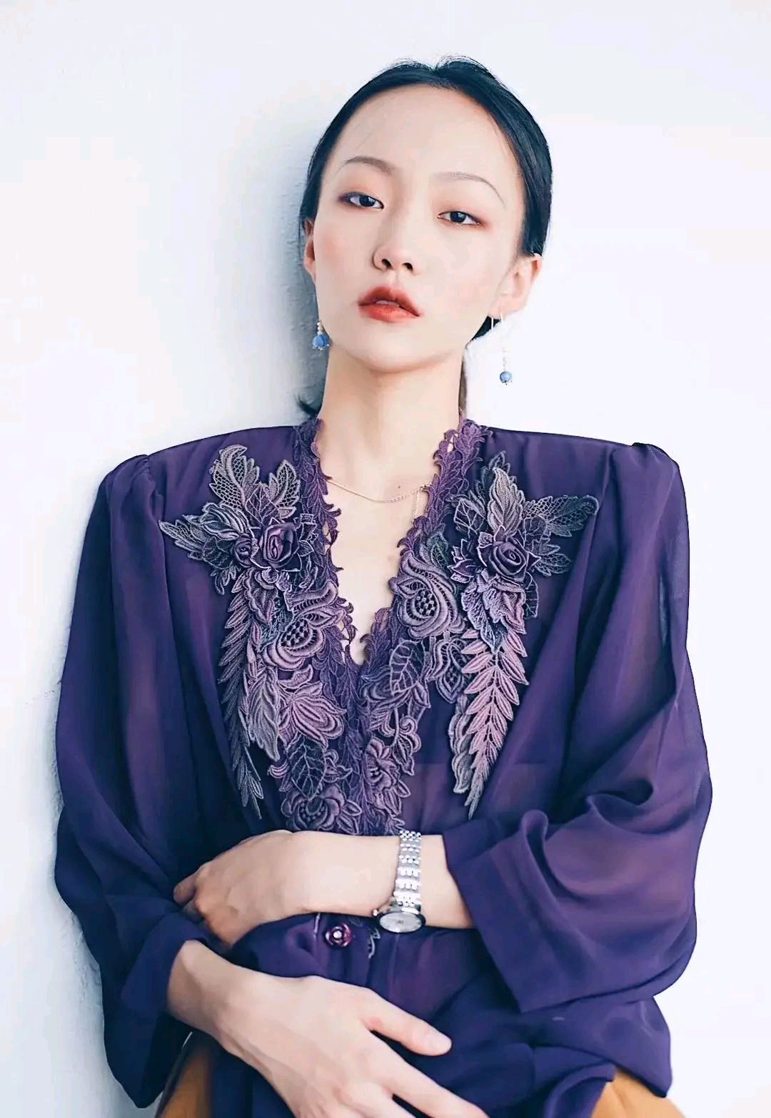 李天佑|疯产姐妹：与闺蜜张小花相爱相杀的贝勒爷，真实身份出乎你的意料