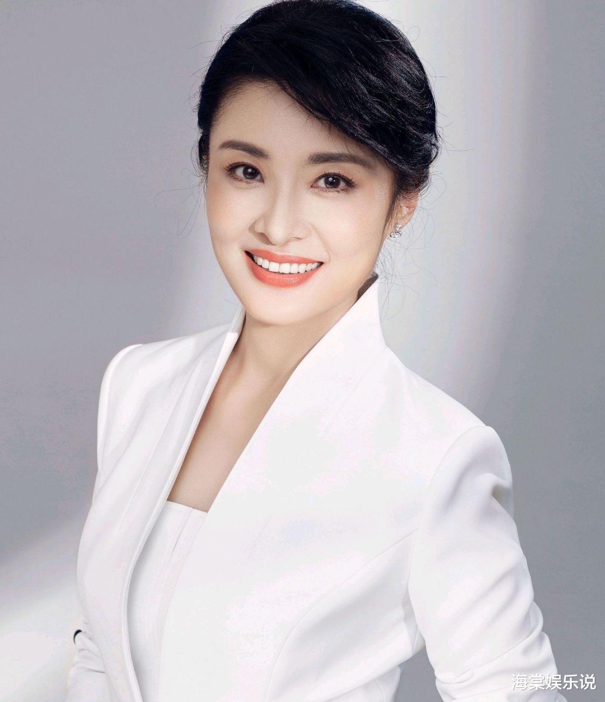 周涛|恭喜！周涛任保利文化集团艺术总监，曾由主持人成功转型出演话剧