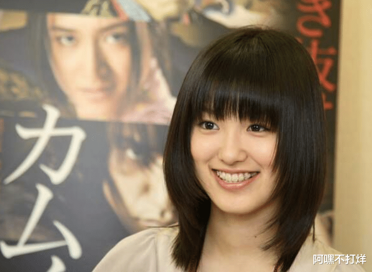 大后寿寿花|那位被千万网友表白“等你长大”的女孩，已经27岁，却变成了这样