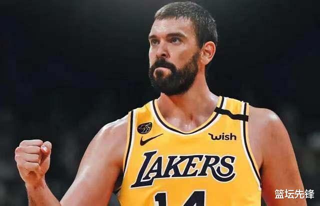 塔台 湖人2换1交易出炉！老詹迎臂展2.4米悍将！浓眉可以安稳睡觉了！