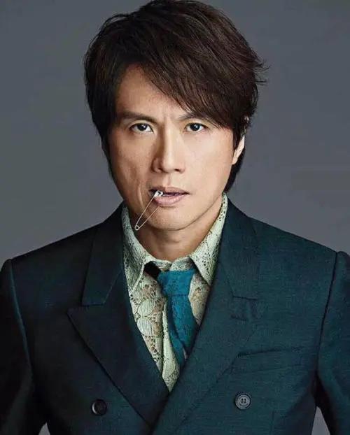 林保怡|靠气质也能变大帅哥，林保怡、陈豪等十位港圈男神别有韵味！