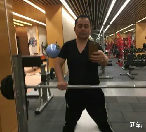 杨幂|杨幂看不上的佟丽娅当宝？有个脑残的爹盛世美颜也被当成破抹布！