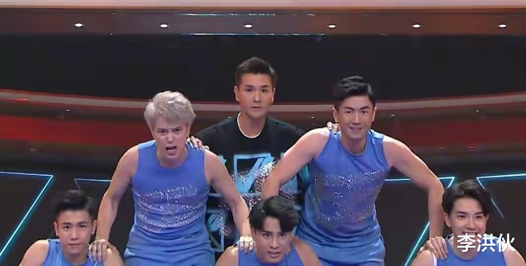 TVB|TVB搞事情：王浩信与绯闻对象蔡思贝挽手走红毯，老婆陈自瑶落单