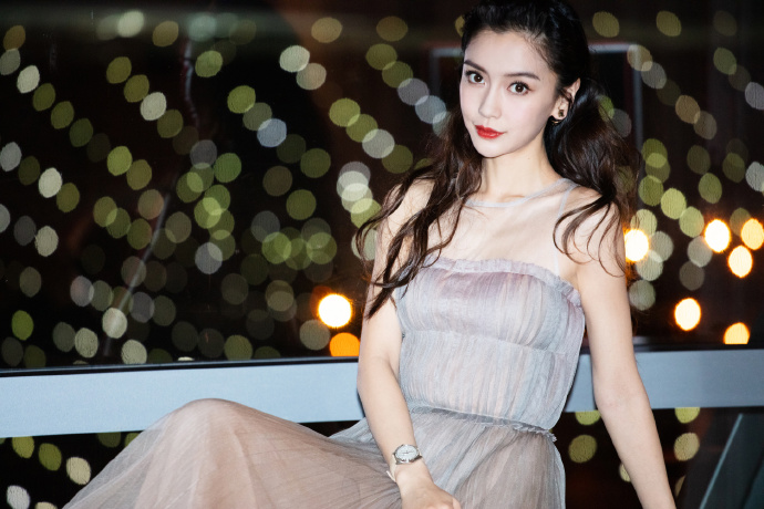 赵丽颖|2021最火十大女明星，Angelababy勉强上榜，赵丽颖仅排第二