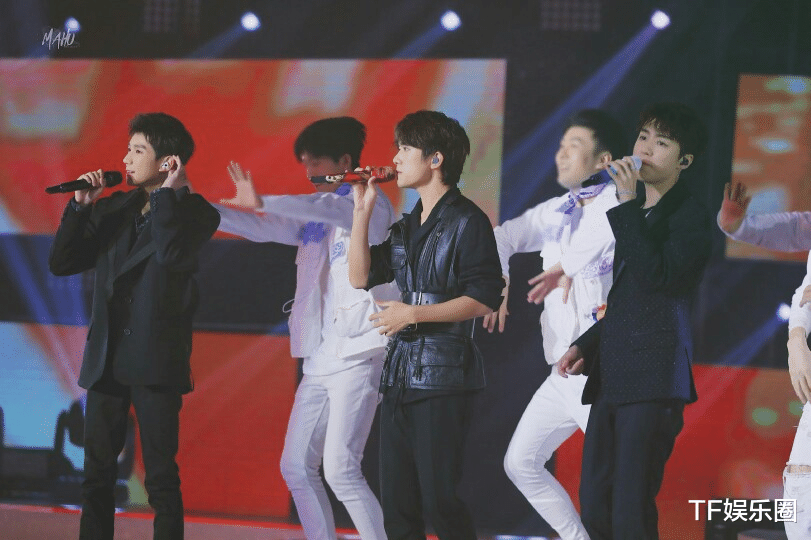 跨年|网曝TFBOYS拒绝了2022年的跨年合体，三人去三台晚会，合体成奢望