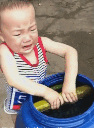 萌控孩|现在足疗店都这么好玩了？为啥要用小锤子呢？多少有些想不通哈哈