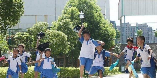 家有二宝育儿|今年暑假补课班的“寒冬”来了,教育部果断出手,家长拍手叫好