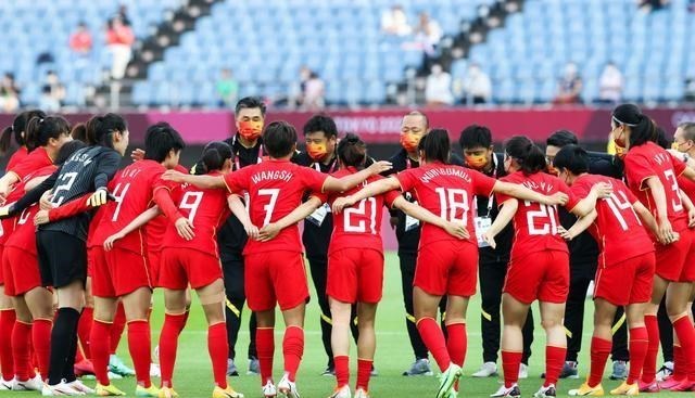 清浅微笑的我|CCTV5直播！中国女足迎来出线生死战，贾秀全调整首发阵容