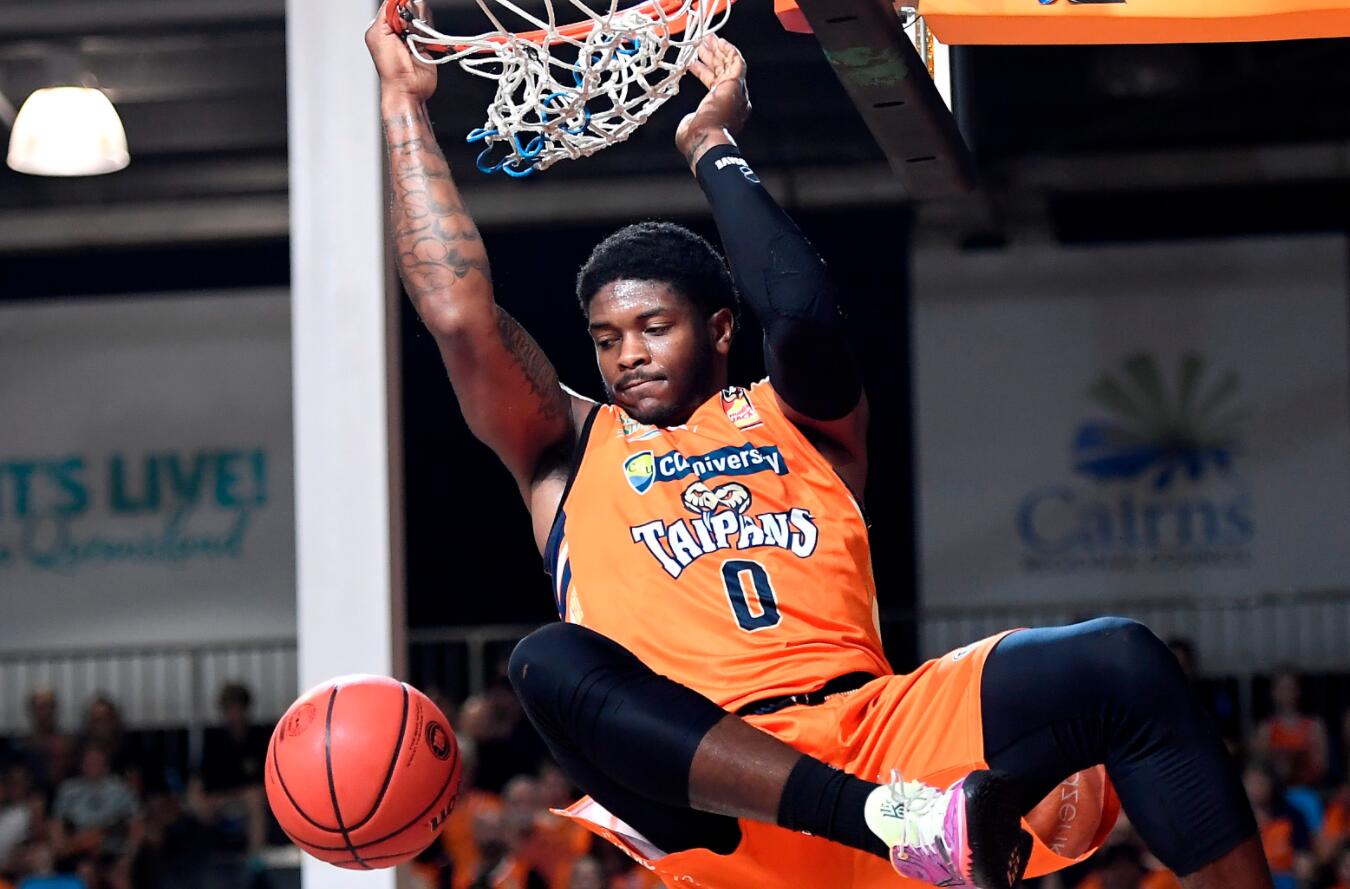 湖人队 三消息！湖人签约达成，曝欧文2换2交易方案，勇士试训53分后卫