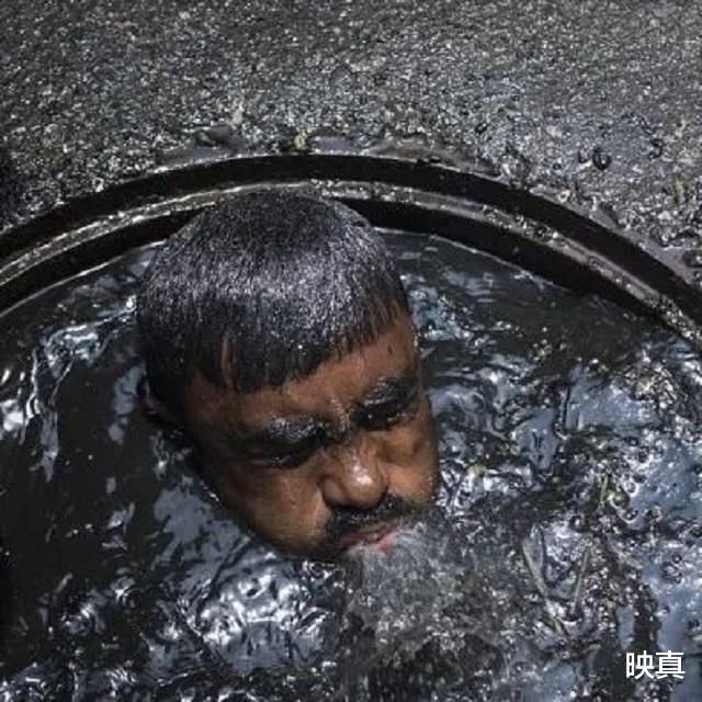 印度掏糞工：全身浸入糞水無防護，月工資1300元，每5天有1人死去-圖2