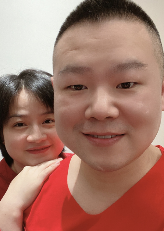 春晚|上春晚的明星家属在干嘛？谢娜挺着孕肚现场助力，岳云鹏演完回家