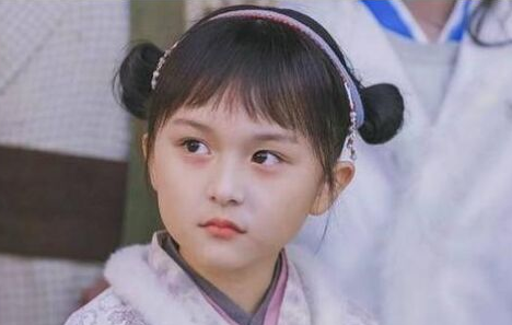 芈月|2岁出道年入百万的“小芈月”，因颜值高被禁止整容，今变成这样