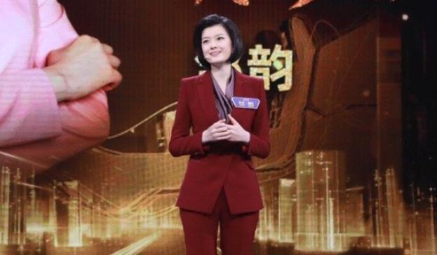 时尚风行派|央视主持新阵容曝光!邹韵有望成新央视一姐,穿西装好霸气稳赢龙洋