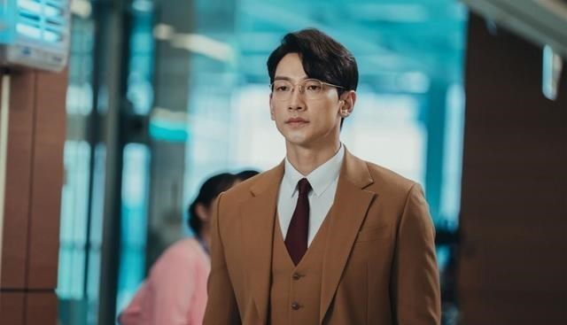 宁静|新剧《Ghost Doctor》首波预告！Rain遥控金泛揉鼻被瞪满脸调皮样