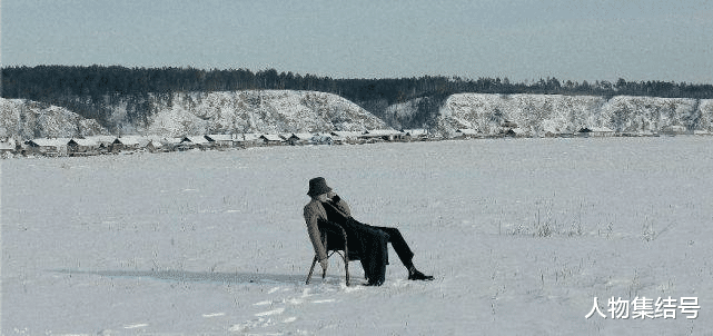 人物集结号 211个亡灵和一位老人对亡妻的痴,为何沦为一场陌生人的“秀”?