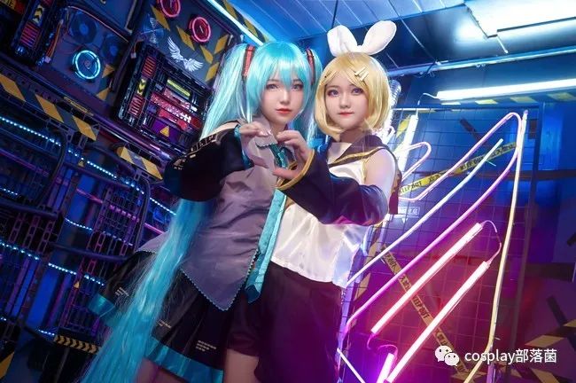 |cos：初音miku&amp;镜音rin 文艺复兴