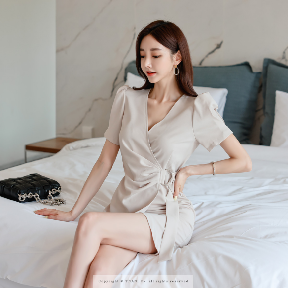 壹品穿搭|女神孙允珠高清时尚搭配：奶油香芋雅致淡咖拿铁西装裙