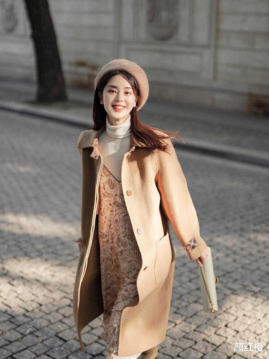 颜红橙 冬天大衣还得穿驼色，经典百搭又显气质，普通女生也能驾驭